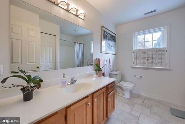 16 HORSESHOE DR, Ephrata, PA 17522