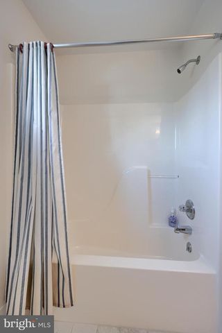 16 HORSESHOE DR, Ephrata, PA 17522