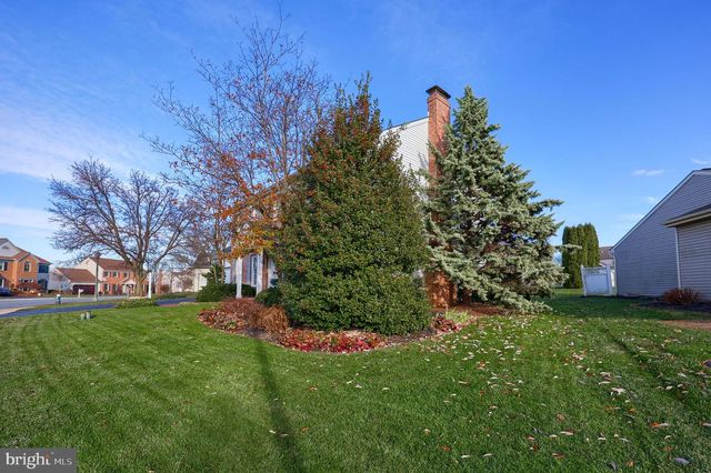 16 HORSESHOE DR, Ephrata, PA 17522