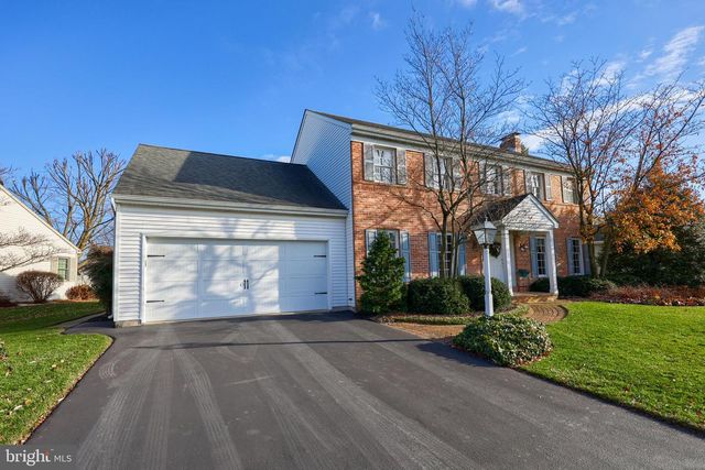 16 HORSESHOE DR, Ephrata, PA 17522