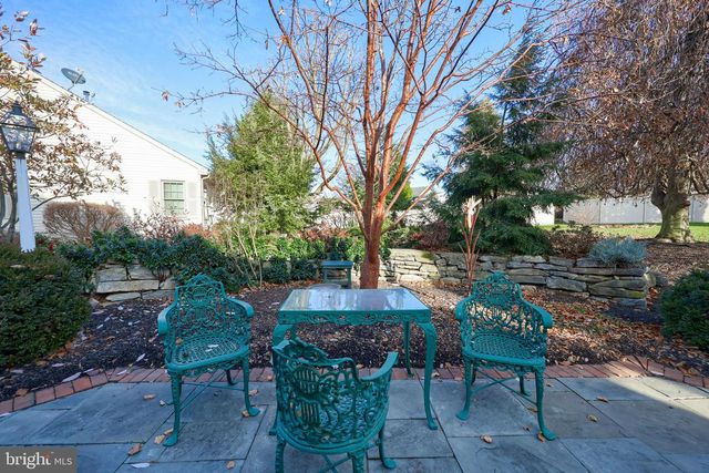 16 HORSESHOE DR, Ephrata, PA 17522