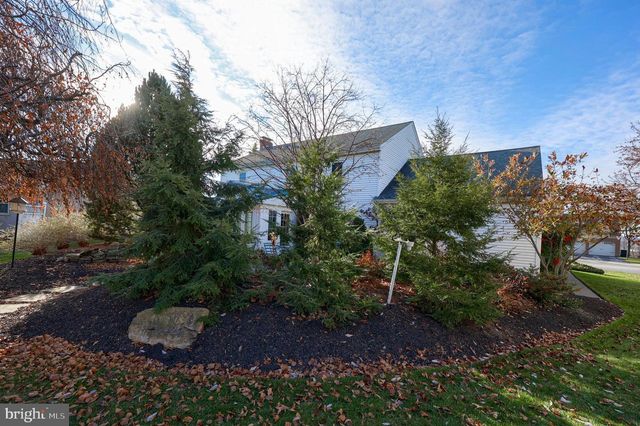 16 HORSESHOE DR, Ephrata, PA 17522