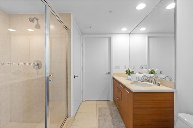 50 Biscayne Blvd 1902, Miami, FL 33132