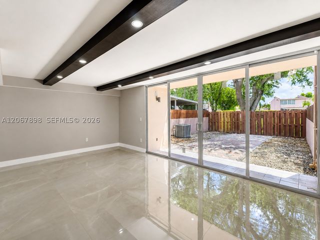 14124 Kendale Lakes Cir 14124, Miami, FL 33183