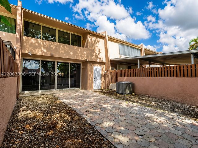 14124 Kendale Lakes Cir 14124, Miami, FL 33183