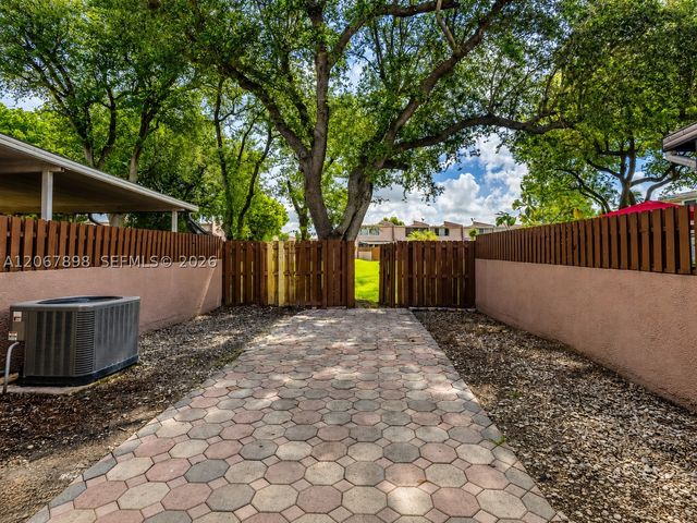 14124 Kendale Lakes Cir 14124, Miami, FL 33183