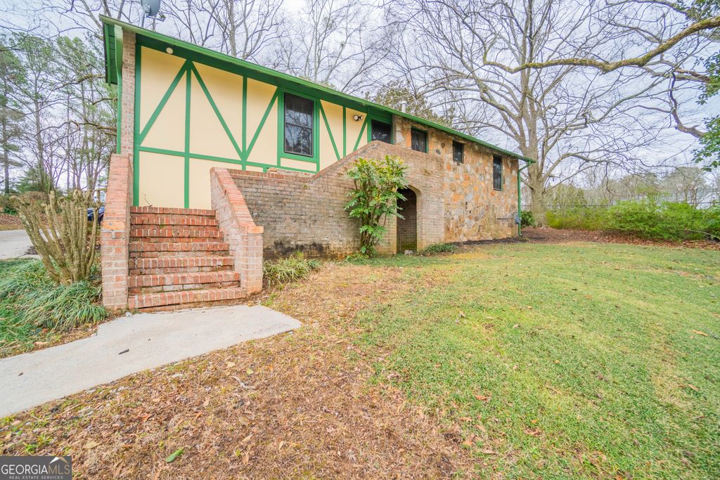 1865 Oak Grove Road NE, Atlanta, GA 30345