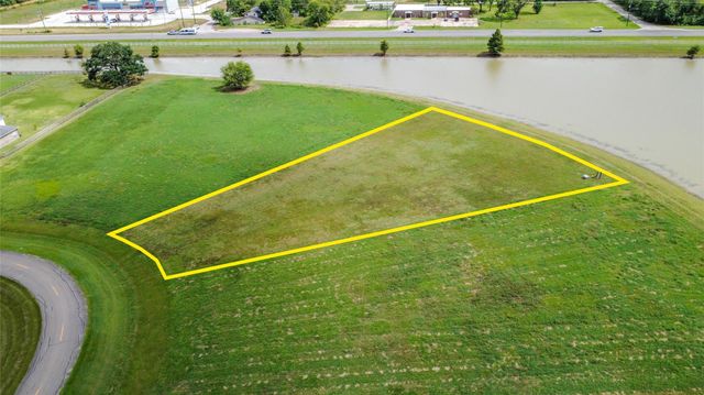 1302 Lakeland Circle, Rosharon, TX 77583