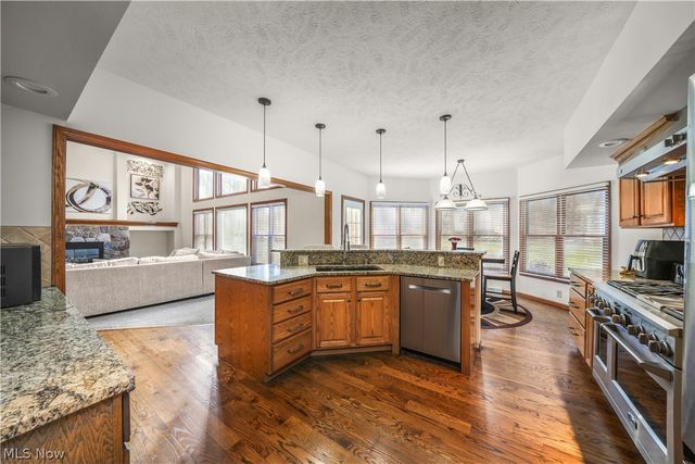 11779 Derbyshire Lane, Chagrin Falls, OH 44023