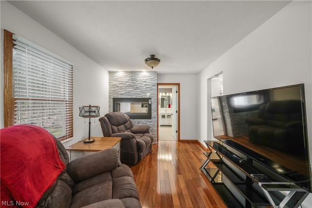 11779 Derbyshire Lane, Chagrin Falls, OH 44023