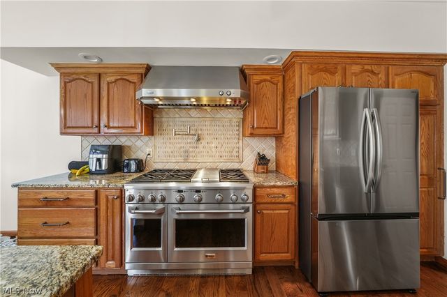 11779 Derbyshire Lane, Chagrin Falls, OH 44023