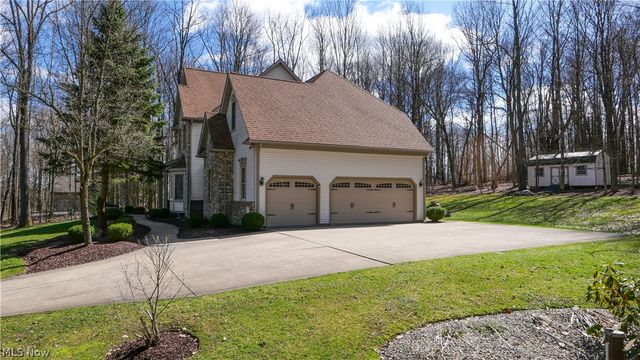 11779 Derbyshire Lane, Chagrin Falls, OH 44023