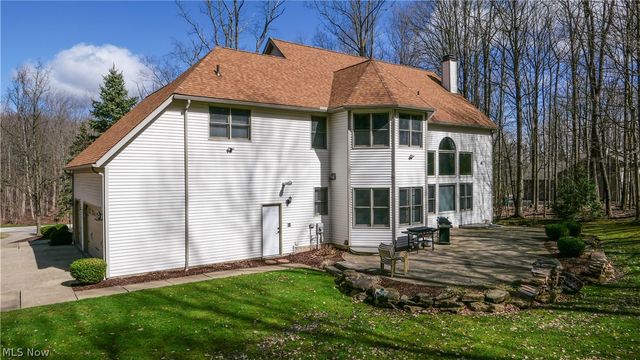 11779 Derbyshire Lane, Chagrin Falls, OH 44023
