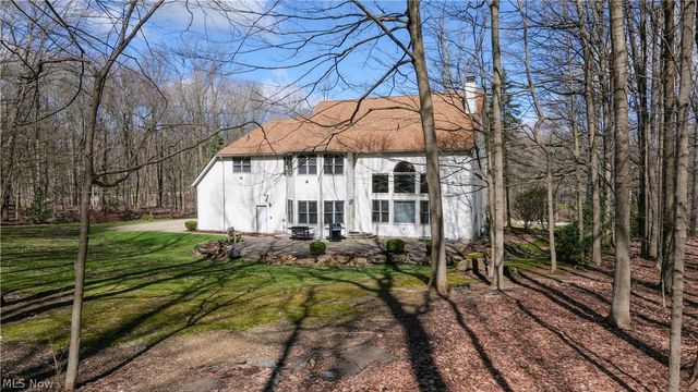 11779 Derbyshire Lane, Chagrin Falls, OH 44023