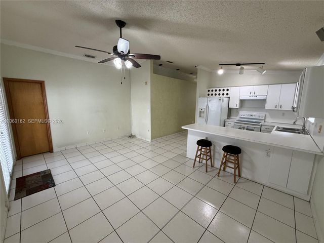 7510 W 4th Avenue, Hialeah, FL 33014