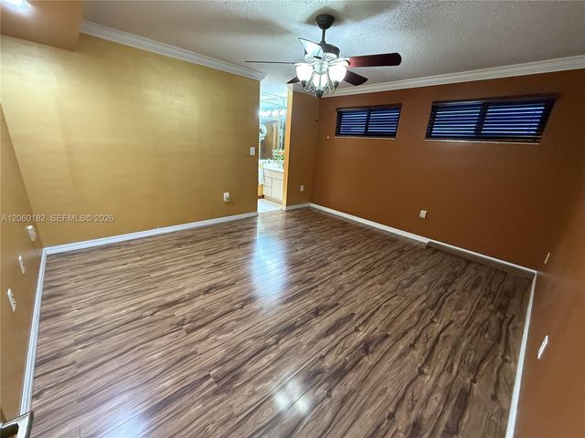 7510 W 4th Avenue, Hialeah, FL 33014
