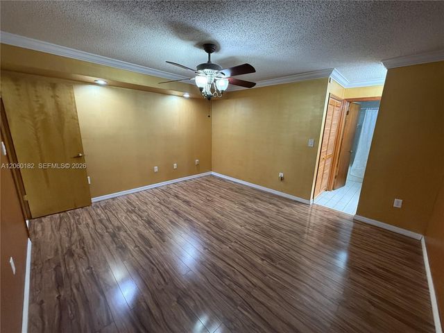 7510 W 4th Avenue, Hialeah, FL 33014