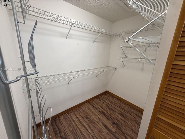 7510 W 4th Avenue, Hialeah, FL 33014