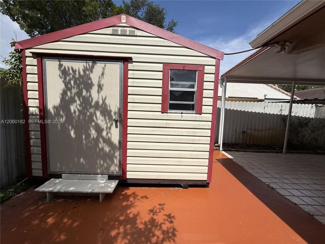 7510 W 4th Avenue, Hialeah, FL 33014