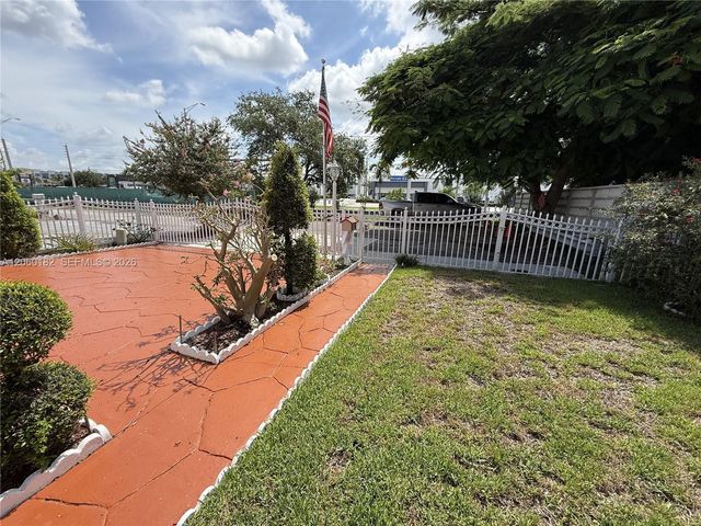 7510 W 4th Avenue, Hialeah, FL 33014