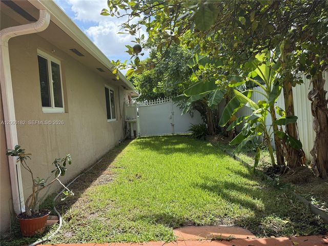 7510 W 4th Avenue, Hialeah, FL 33014