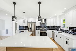 48 Kendall Drive, Sayreville, NJ 08859