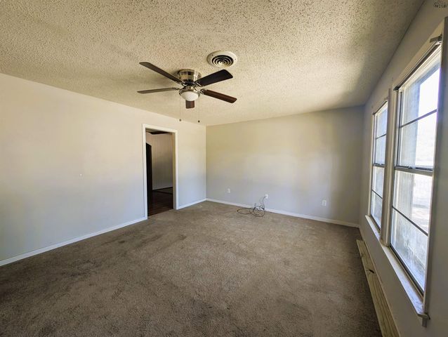 2943 ELLIOTT STREET, Wichita Falls, TX 76308