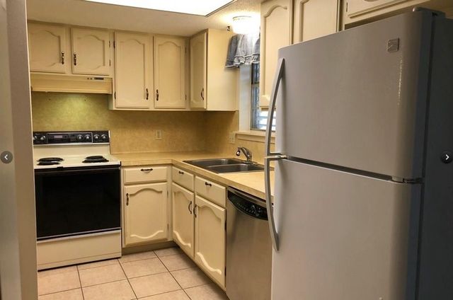 1005 Barcelona St, Portland, TX 78374