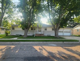 1013 8th Avenue SW, Pipestone, MN 56164