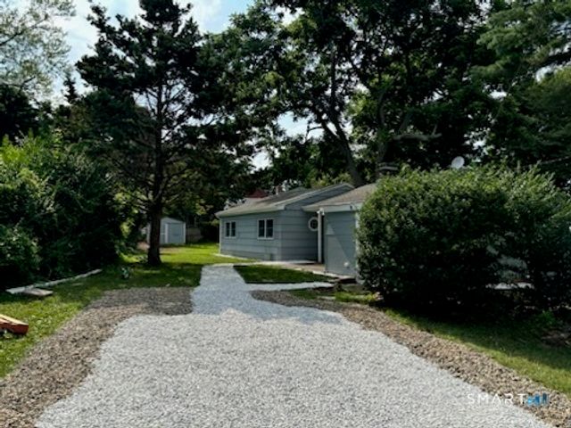 8 Drumlin Road, Westport, CT 06880