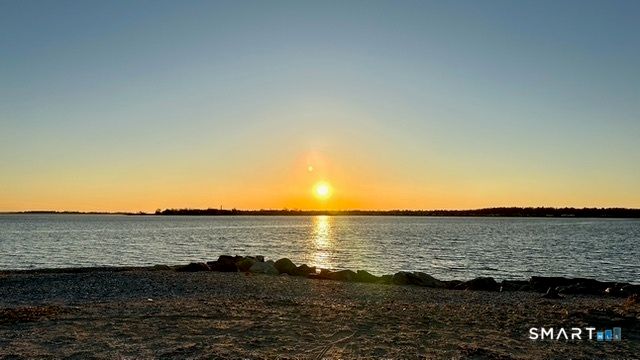 8 Drumlin Road, Westport, CT 06880