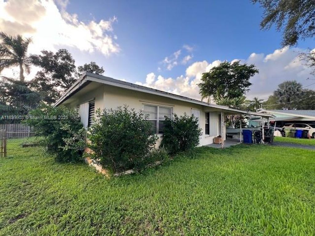 3410 SW 25th St, Fort Lauderdale, FL 33312