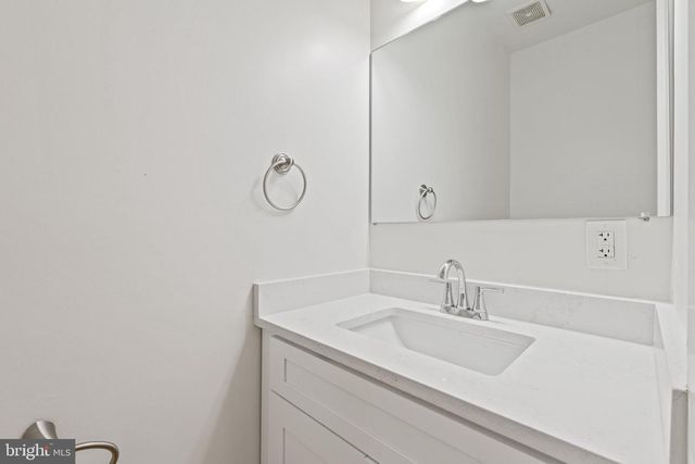 1110 ORREN ST NE, Washington, DC 20002