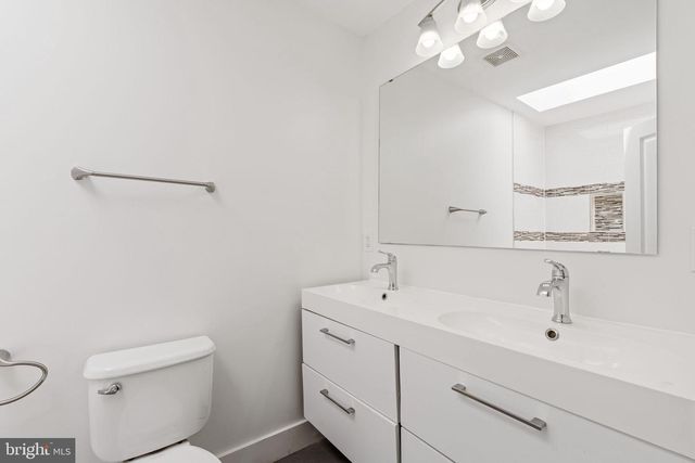 1110 ORREN ST NE, Washington, DC 20002