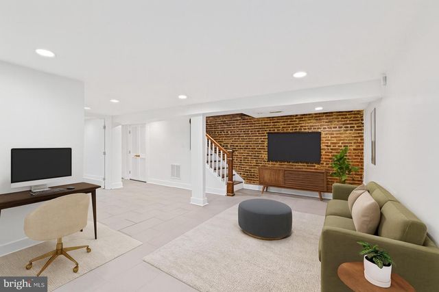 1110 ORREN ST NE, Washington, DC 20002