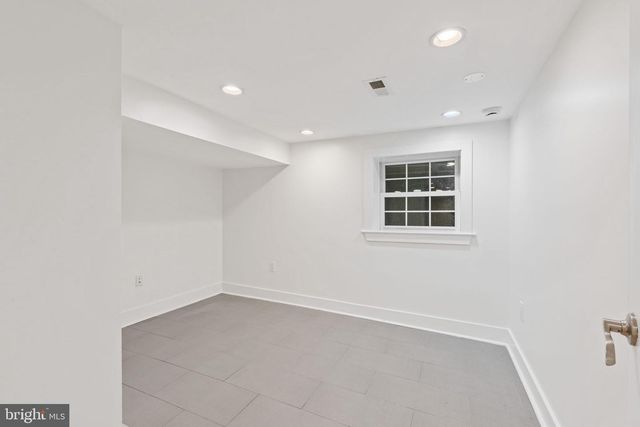 1110 ORREN ST NE, Washington, DC 20002