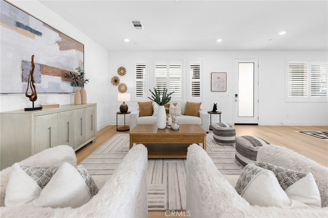 208 Zawn, Irvine, CA 92618