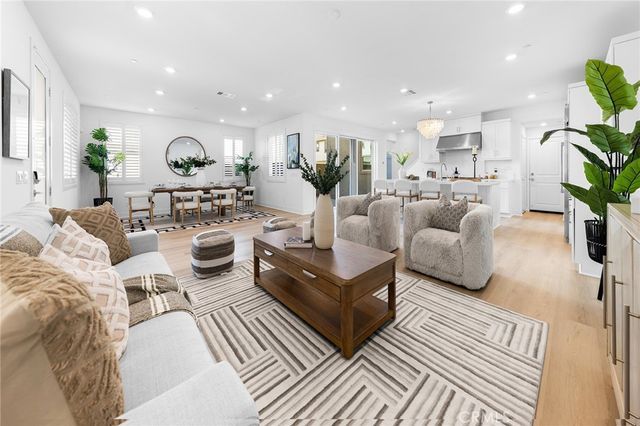 208 Zawn, Irvine, CA 92618