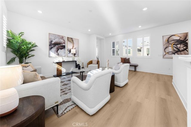 208 Zawn, Irvine, CA 92618