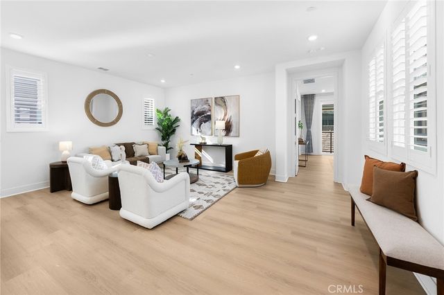 208 Zawn, Irvine, CA 92618