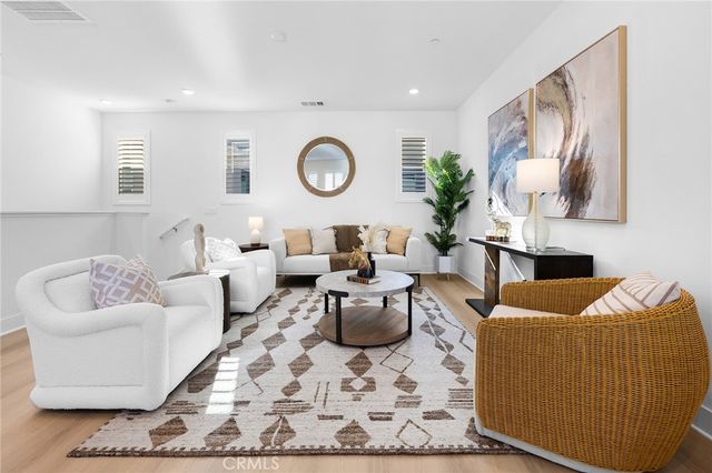 208 Zawn, Irvine, CA 92618