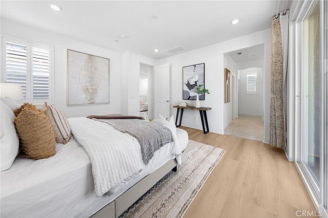 208 Zawn, Irvine, CA 92618