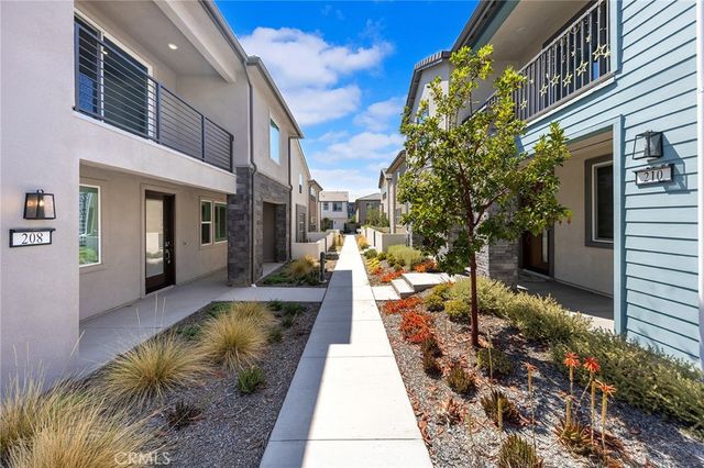 208 Zawn, Irvine, CA 92618