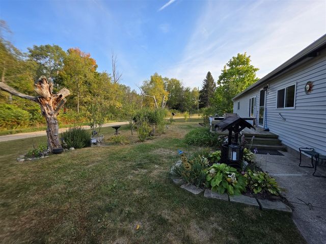 14 S 5th Street, Morley, MI 49336