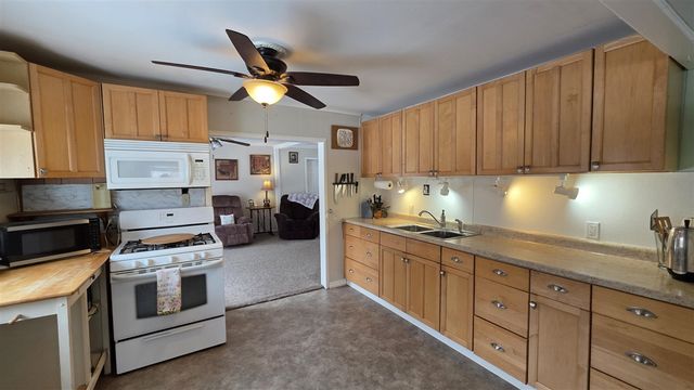 14 S 5th Street, Morley, MI 49336