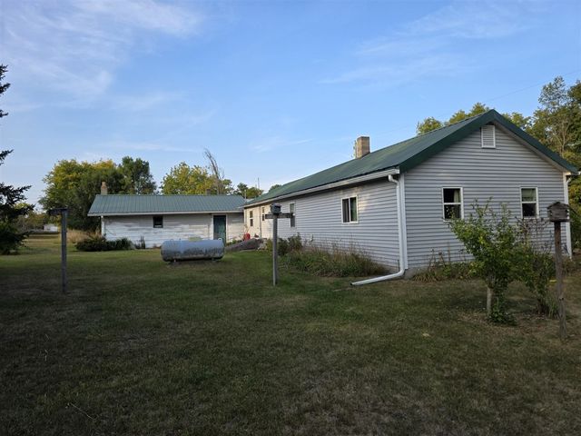 14 S 5th Street, Morley, MI 49336