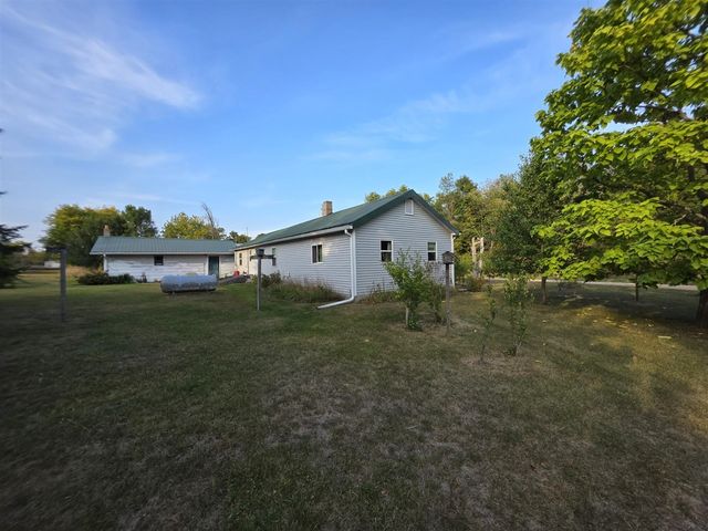 14 S 5th Street, Morley, MI 49336