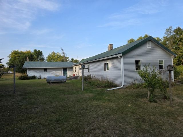 14 S 5th Street, Morley, MI 49336