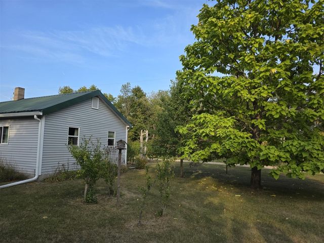 14 S 5th Street, Morley, MI 49336