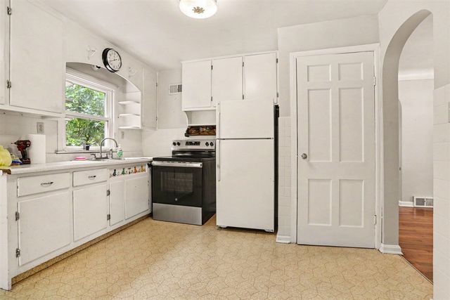 6439 Oakland Drive, Portage, MI 49024